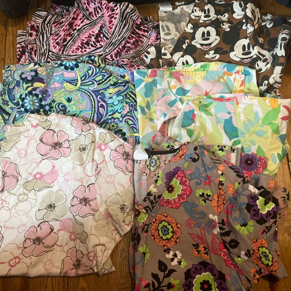 SCRUB TOPS - Picture 2 of 2